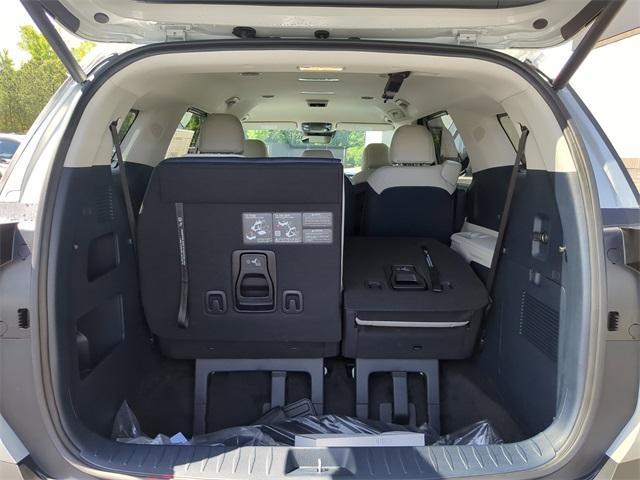 new 2025 Kia Carnival car, priced at $41,586