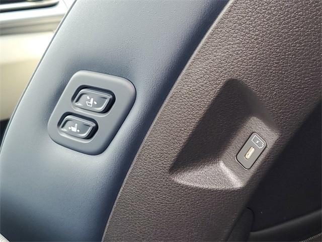 new 2025 Kia Carnival car, priced at $41,420