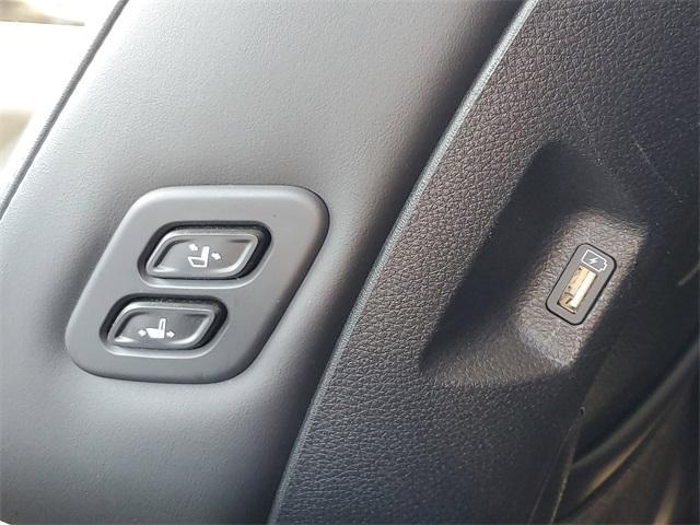 used 2022 Kia Carnival car, priced at $29,998