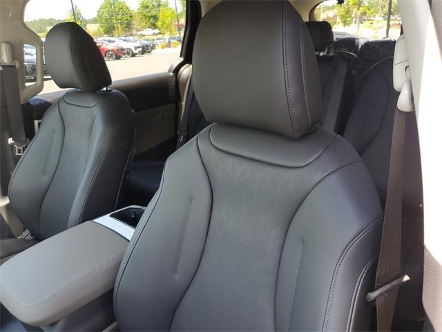new 2025 Kia Carnival car, priced at $38,475