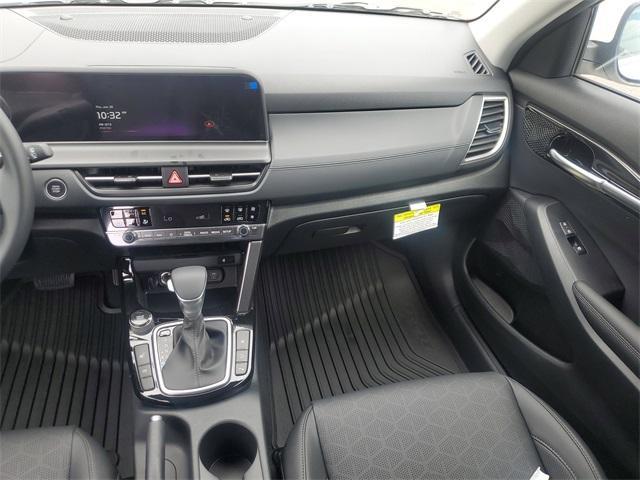 new 2025 Kia Seltos car, priced at $27,878