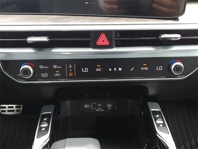 new 2025 Kia Sorento car, priced at $47,695