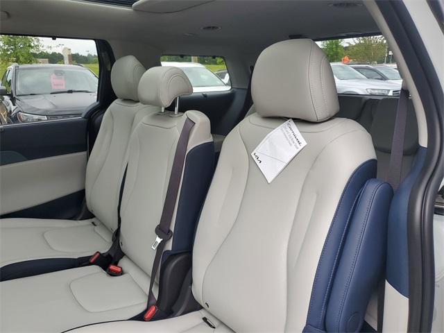 new 2026 Kia Carnival Hybrid car, priced at $50,160