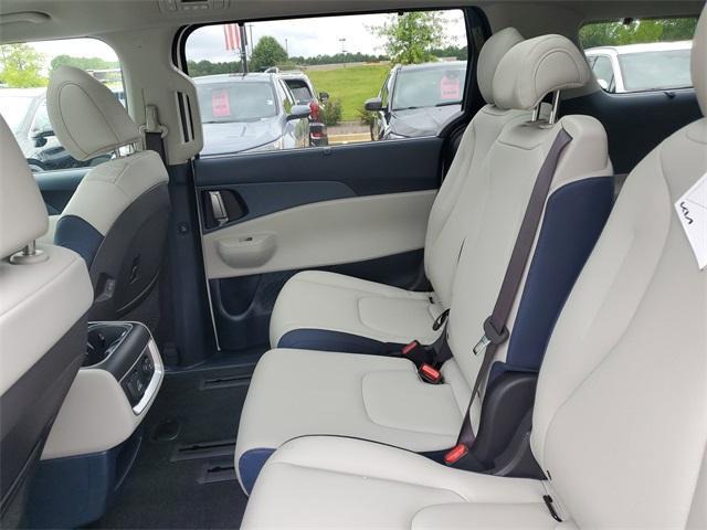 new 2026 Kia Carnival Hybrid car, priced at $50,160