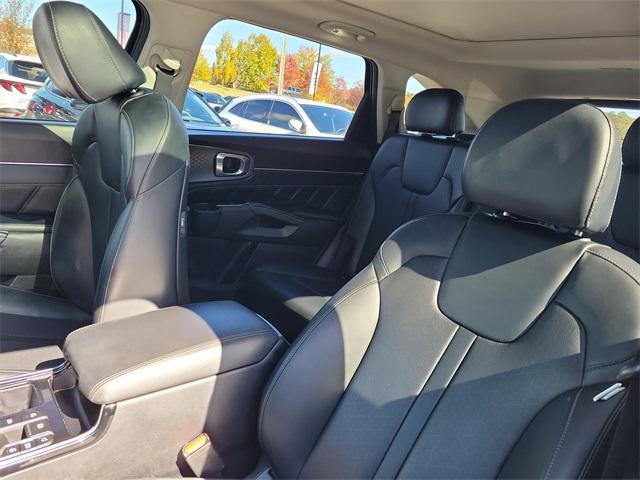 used 2021 Kia Sorento car, priced at $22,877
