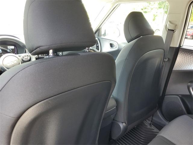 new 2025 Kia Soul car, priced at $21,337