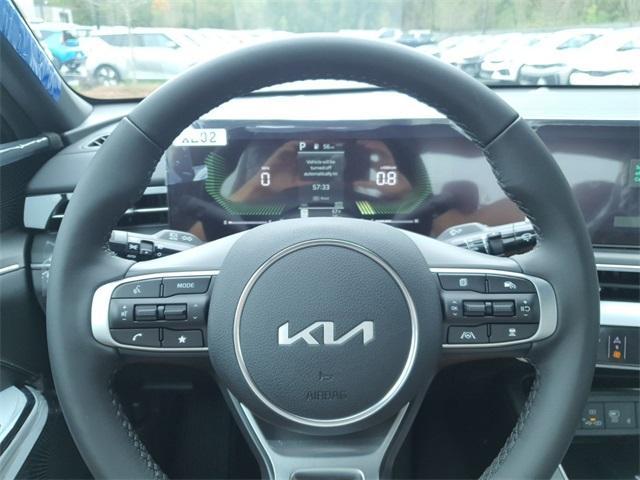 new 2025 Kia K5 car, priced at $30,739