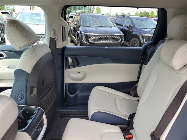 new 2025 Kia Carnival car, priced at $41,420