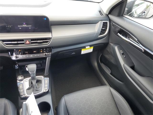 new 2025 Kia Seltos car, priced at $27,937