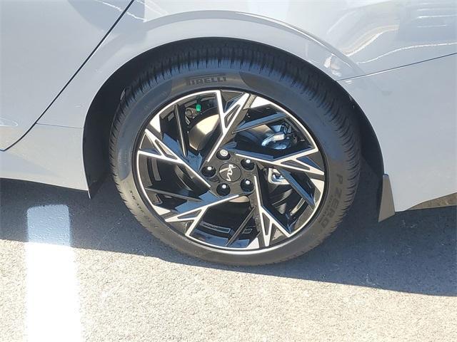 new 2025 Kia K5 car, priced at $32,582