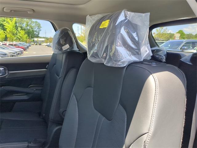 new 2025 Kia Sorento car, priced at $42,408
