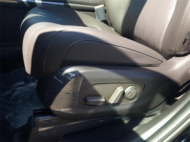 new 2025 Kia Carnival Hybrid car, priced at $51,745
