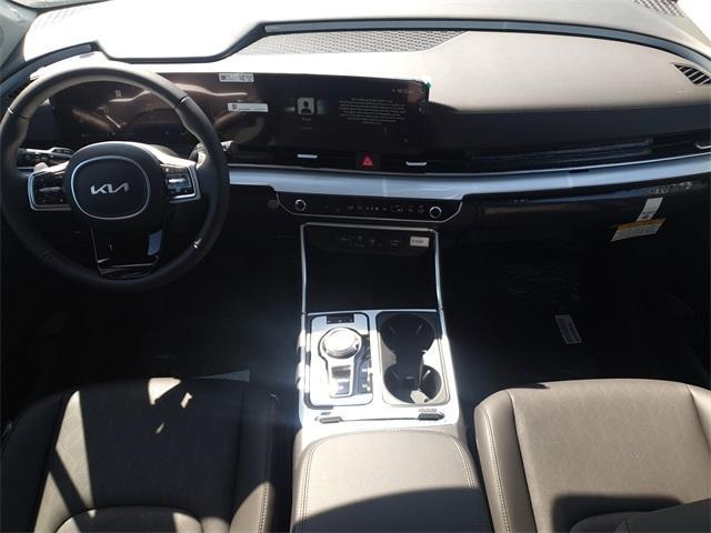 new 2025 Kia Carnival Hybrid car, priced at $51,745
