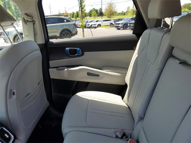 new 2025 Kia Sorento car, priced at $37,296