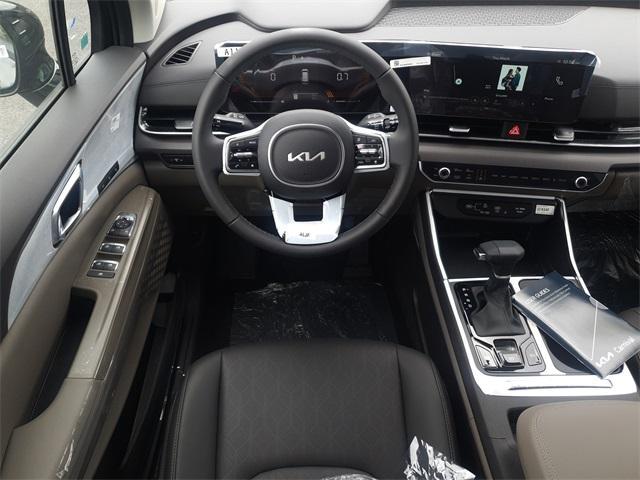 new 2025 Kia Carnival car, priced at $41,672