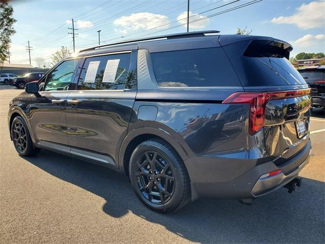 used 2025 Kia Carnival car, priced at $47,091