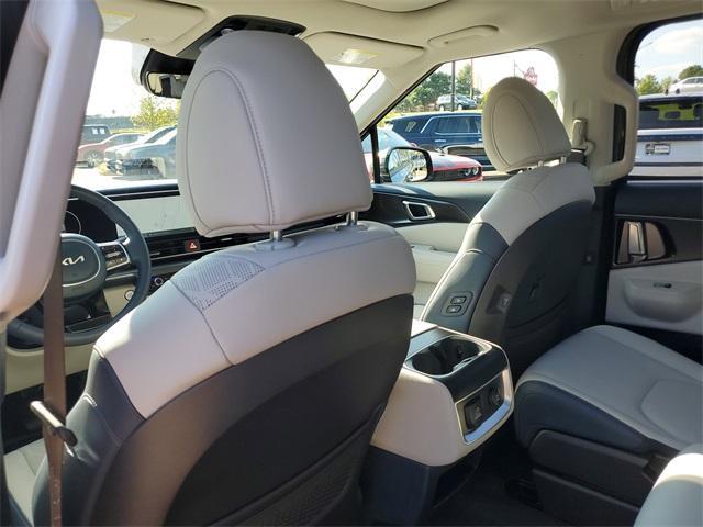 used 2025 Kia Carnival car, priced at $47,091