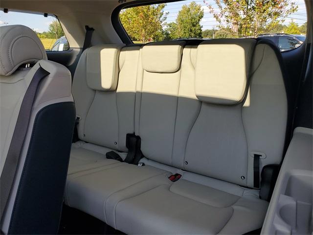 used 2025 Kia Carnival car, priced at $47,091