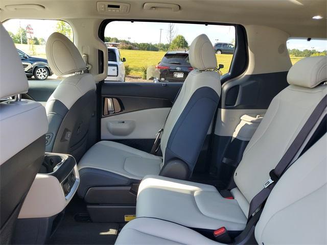 used 2025 Kia Carnival car, priced at $47,091