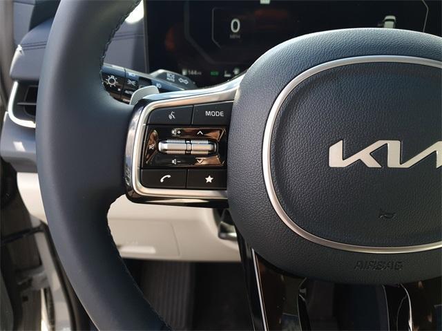 new 2025 Kia Carnival Hybrid car, priced at $49,470