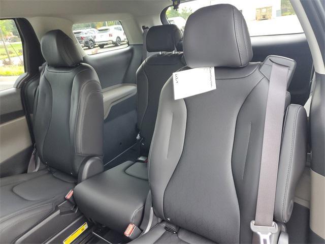 new 2025 Kia Carnival car, priced at $38,223