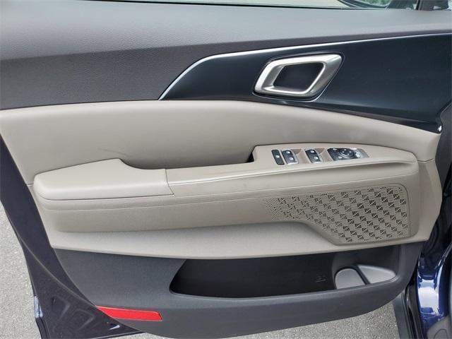 new 2025 Kia Carnival car, priced at $38,223