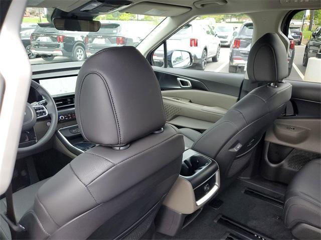new 2025 Kia Carnival car, priced at $38,223