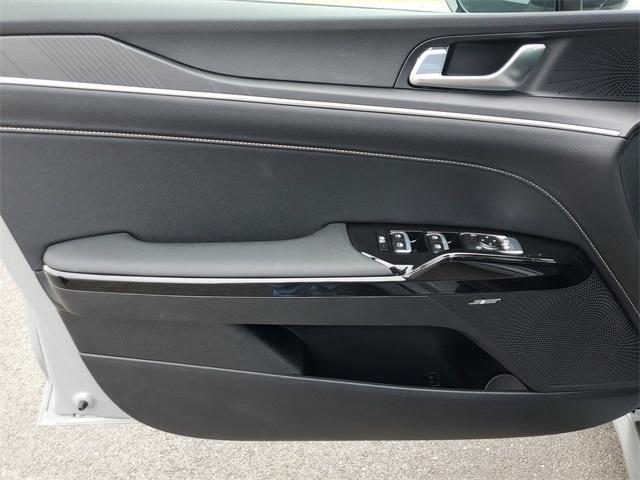 new 2025 Kia K5 car, priced at $32,299