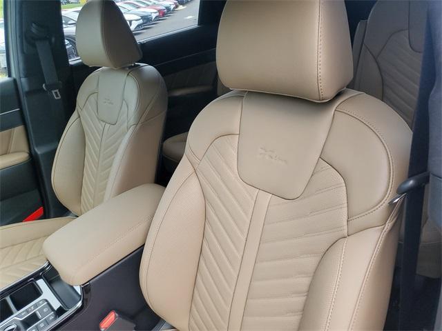 new 2025 Kia Sorento car, priced at $46,270