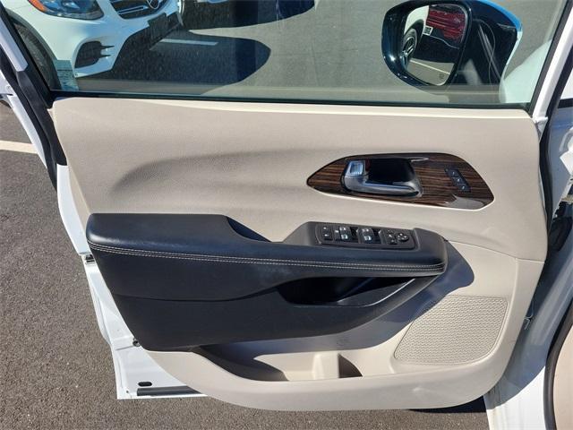 used 2023 Chrysler Pacifica car, priced at $28,953