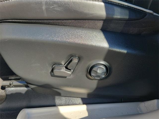 used 2023 Chrysler Pacifica car, priced at $28,953