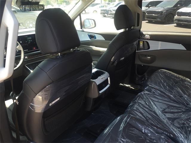 new 2025 Kia Carnival car, priced at $38,475