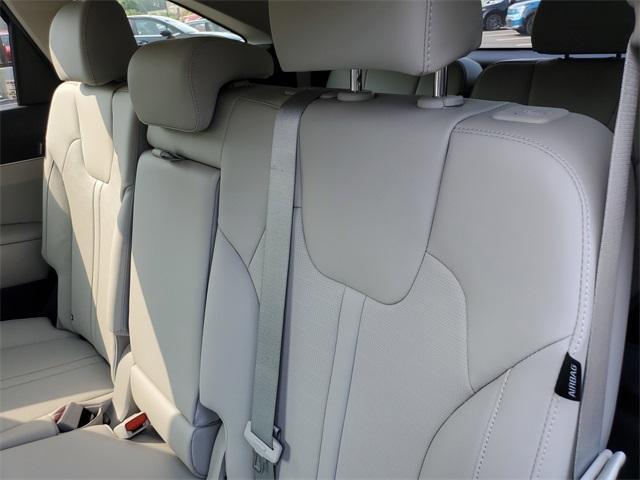new 2025 Kia Sorento car, priced at $36,682