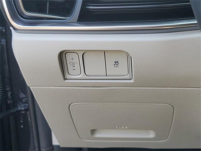 new 2025 Kia Sorento car, priced at $36,682