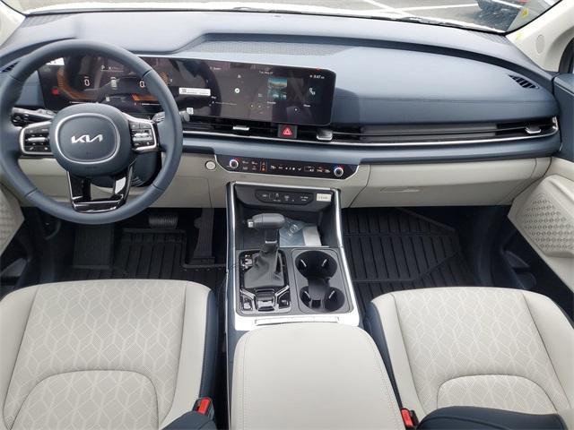 new 2025 Kia Carnival car, priced at $41,035