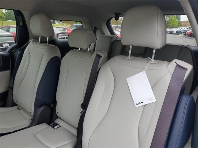 new 2025 Kia Carnival car, priced at $41,035