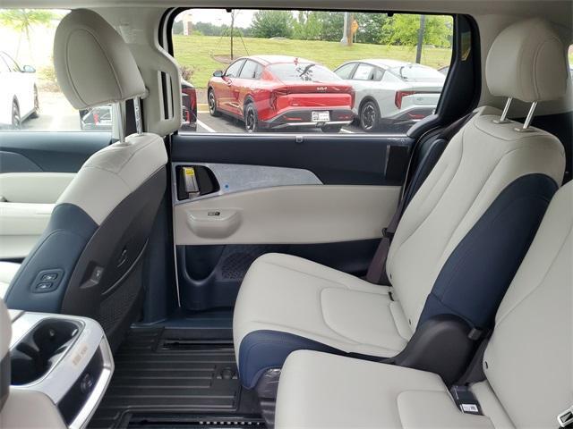 new 2025 Kia Carnival car, priced at $41,035