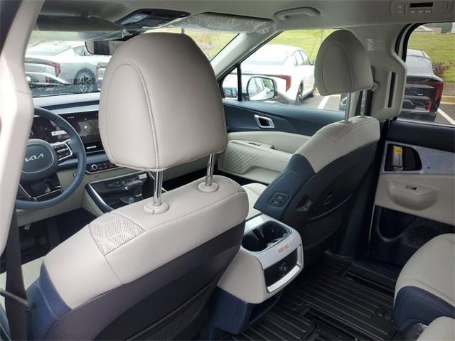 new 2025 Kia Carnival car, priced at $41,035