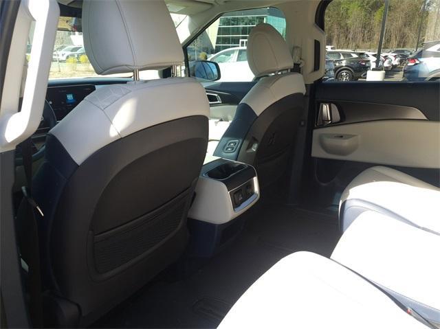 new 2025 Kia Carnival Hybrid car, priced at $49,895