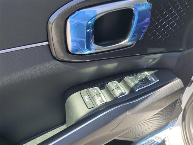 new 2025 Kia Sorento car, priced at $32,760