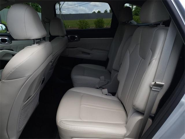 used 2022 Kia Sorento car, priced at $23,059