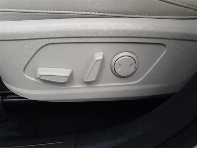 used 2022 Kia Sorento car, priced at $23,059