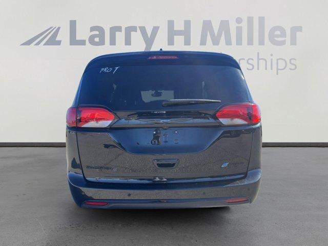 used 2020 Chrysler Pacifica Hybrid car, priced at $20,887