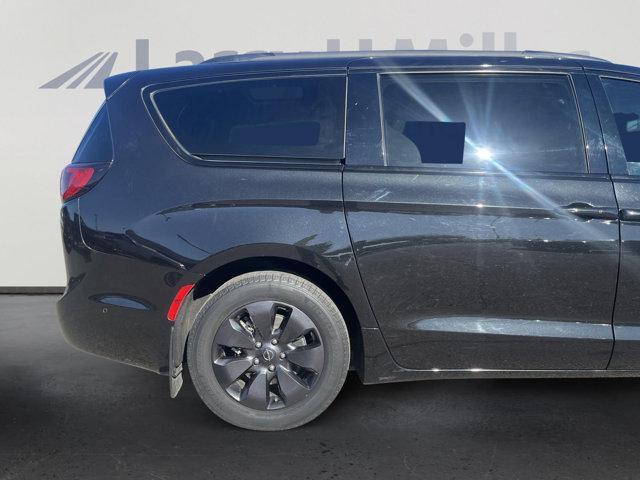 used 2020 Chrysler Pacifica Hybrid car, priced at $20,887