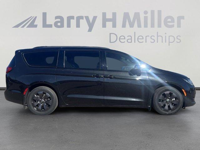 used 2020 Chrysler Pacifica Hybrid car, priced at $20,887