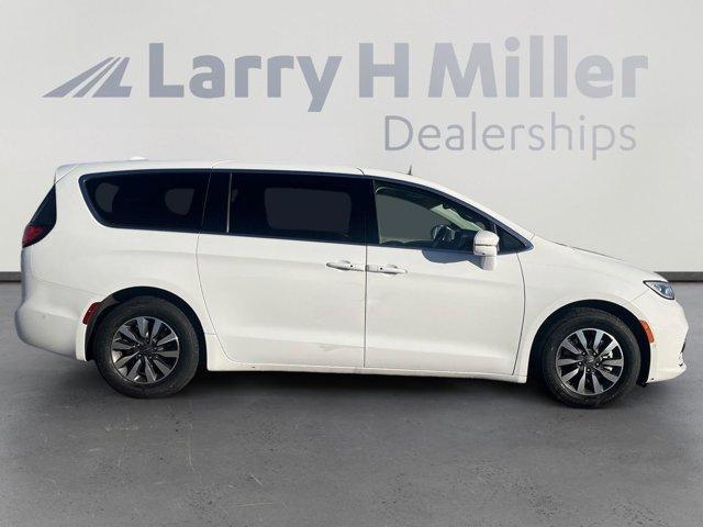 used 2022 Chrysler Pacifica Hybrid car, priced at $21,000