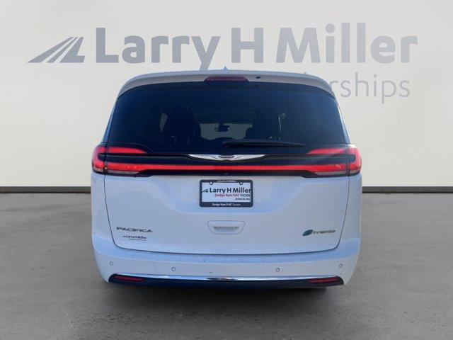 used 2022 Chrysler Pacifica Hybrid car, priced at $21,000