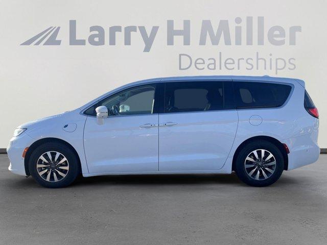 used 2022 Chrysler Pacifica Hybrid car, priced at $21,000