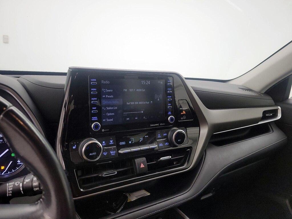 used 2021 Toyota Highlander car, priced at $27,998