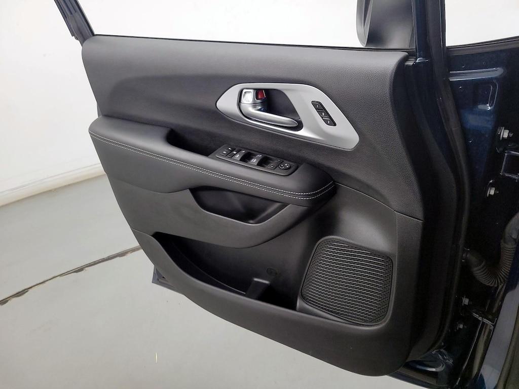 used 2023 Chrysler Pacifica car, priced at $39,998